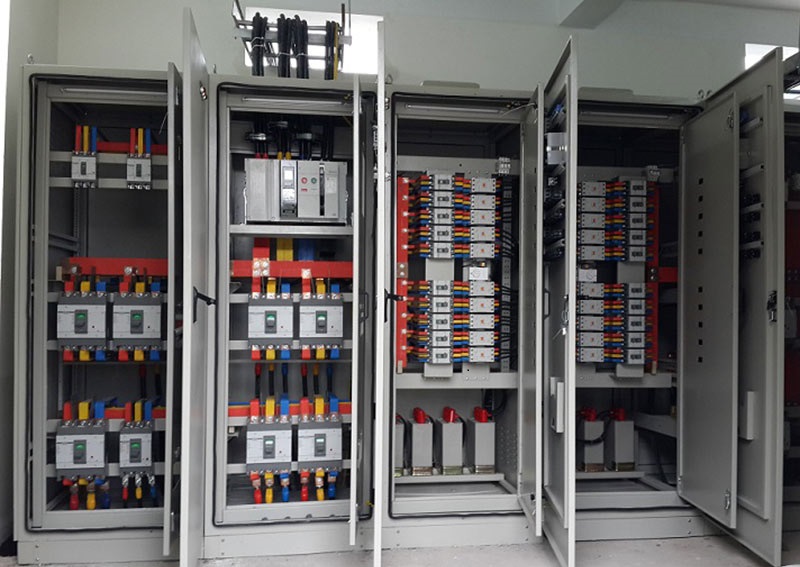 Tủ điện công nghiệp - Công Ty Cổ Phần Đầu Tư Phát Triển QTK Hà Nội